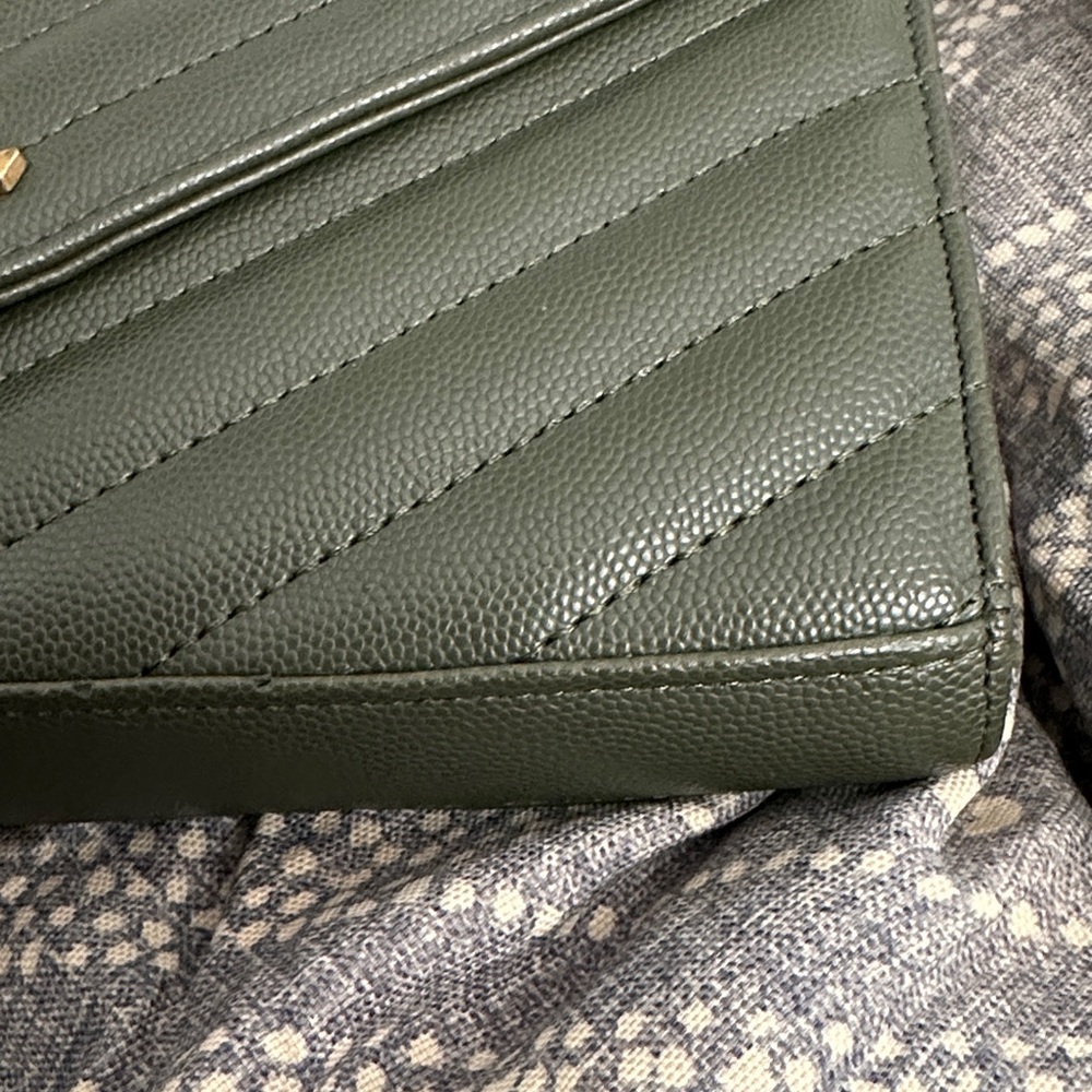 Army / medium Green Quilted Crossbody Bag - Picture 4 of 12
